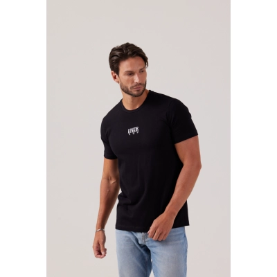CAMISETA PREMIUM ENCORPADA PRETA | COMFORT IS THE WORST ADDICTION CAMISETA PREMIUM ENCORPADA PRETA | COMFORT IS THE WORST ADDICTION